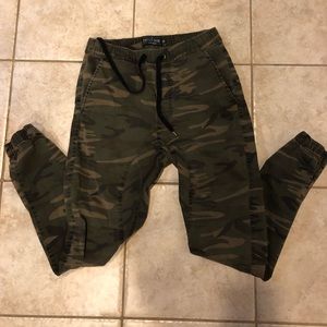Cotton On cuffed camouflage chino pants